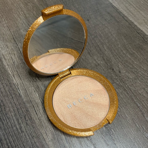 BECCA Other - 🆕 BECCA - Shimmering Skin Protector - Champagne Pop
